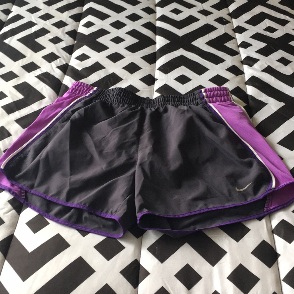 MUST GO Nike shorts